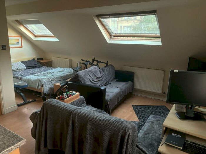 1 Bedroom Flat To Rent In The Parade, Roath, Cardiff, CF24