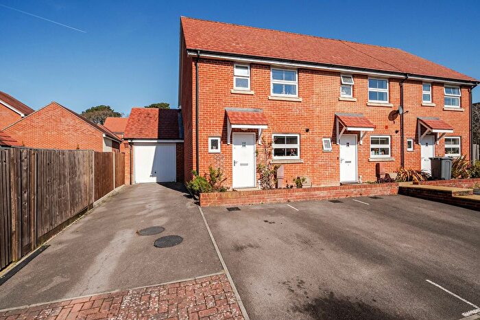 2 Bedroom End Terrace House For Sale In Dunlin Close, Bushwood Grove, Emsworth, PO10