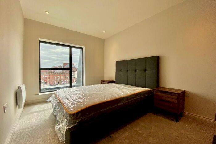 1 Bedroom Apartment To Rent In Centenary House, Leeds, LS2
