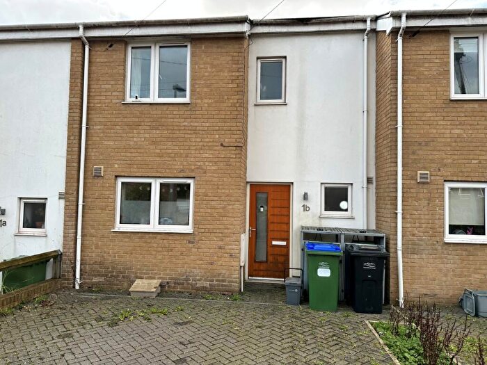 3 Bedroom Semi-Detached House To Rent In Mount Close, Newhaven, East Sussex, BN9