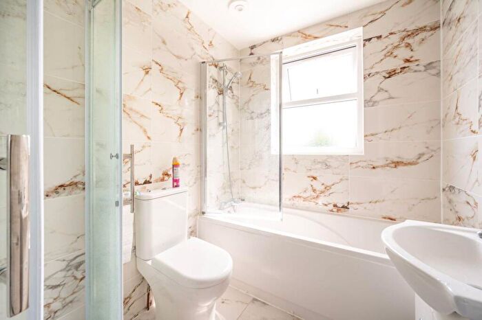 3 Bedroom End Of Terrace House For Sale In Rectory Road, Manor Park, London, E12