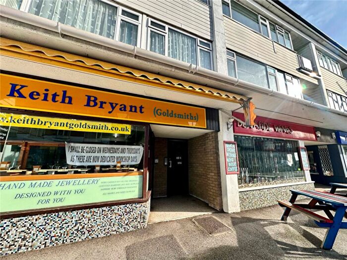 2 Bedroom Flat To Rent In Bargates, Christchurch, BH23