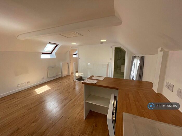 1 Bedroom Flat To Rent In Park Road, Sandy, SG19
