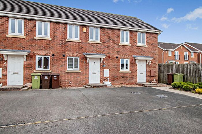 2 Bedroom Terraced House For Sale In Kilner Way, Castleford, West Yorkshire, WF10