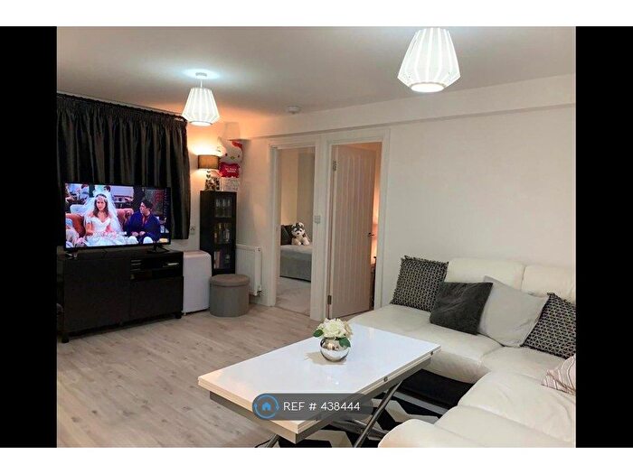 2 Bedroom Flat To Rent In Park West Place, London, W2