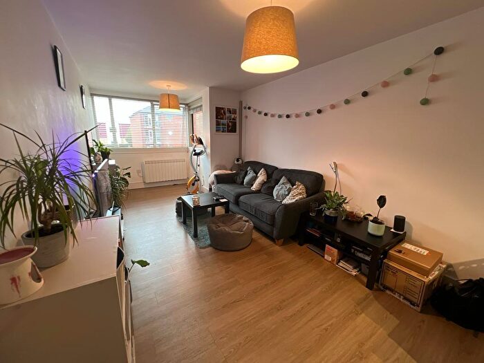 1 Bedroom Apartment To Rent In London Street, Reading, Berkshire, RG1
