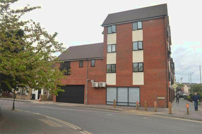 1 Bedroom Flat To Rent In Home Gardens, Apple Court, Kent, DA1