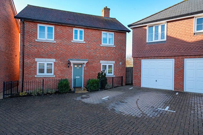 3 Bedroom Detached House For Sale In Picket Twenty Way, Andover, SP11