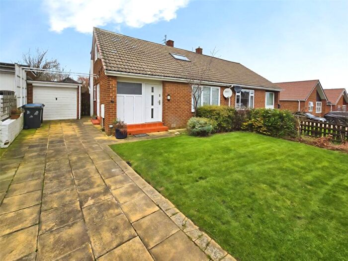 3 Bedroom Semi Detached House To Rent In Pilgrims Way, Durham, County Durham, DH1