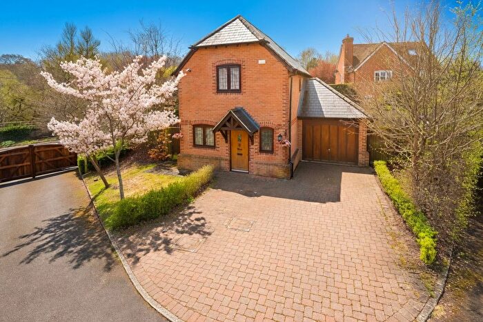 2 Bedroom Detached House For Sale In Benham Lane, Thatcham, RG19