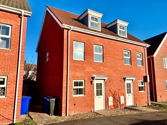 3 Bedroom House To Rent In Smoke House View, Beck Row, Bury St. Edmunds, IP28