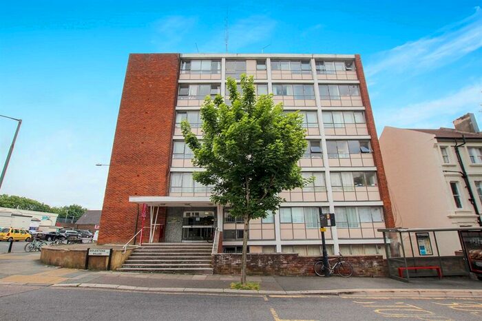 2 Bedroom Apartment To Rent In Goldstone Villas, Hove, BN3