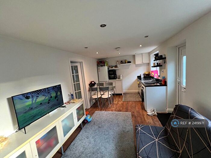 1 Bedroom Flat To Rent In Kings Drive, Edgware, HA8