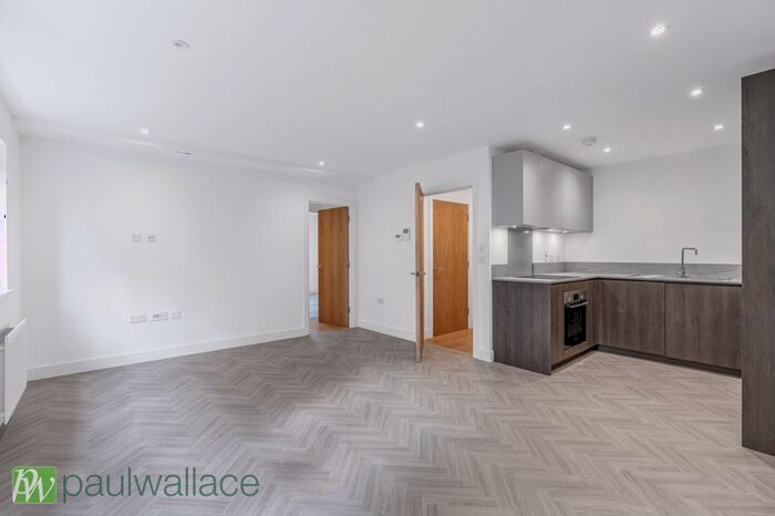 2 Bedroom Flat For Sale In Florence Court, Park Lane, Knebworth, SG3