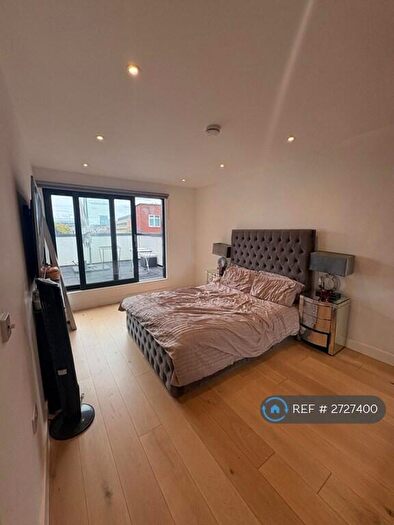 1 Bedroom Flat To Rent In Colne House, London, E1