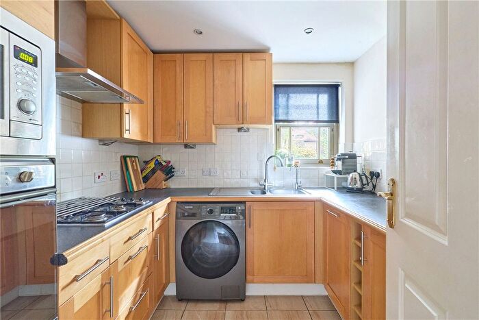 2 Bedroom Flat For Sale In Glebe Road, Cambridge, CB1
