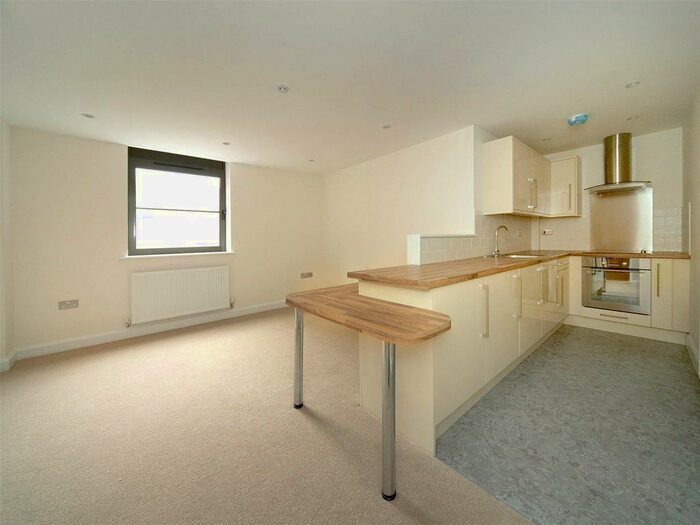 1 Bedroom Flat To Rent In Oxford Road East, Windsor, Berkshire, SL4