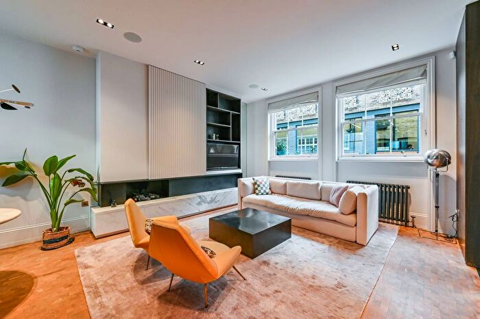 3 Bedroom Mews To Rent In Bentinck Mews, Marylebone, London, W1U