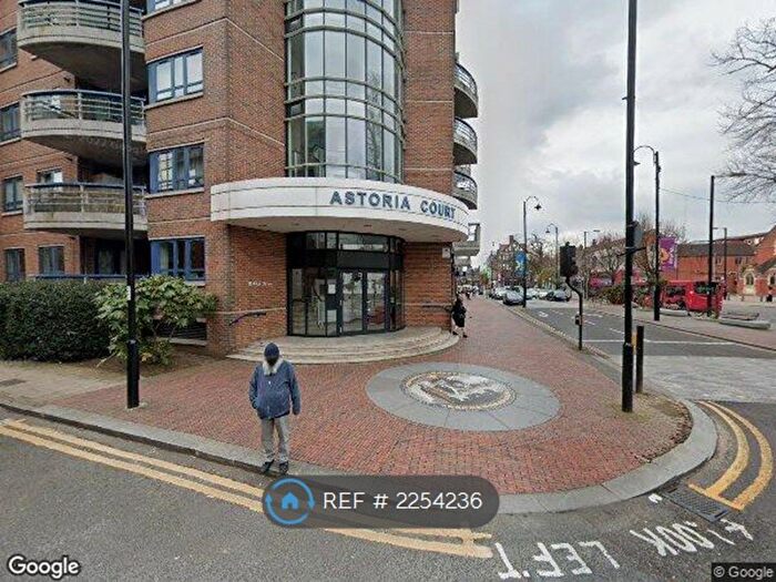 2 Bedroom Flat To Rent In Astoria Court, Purley, CR8