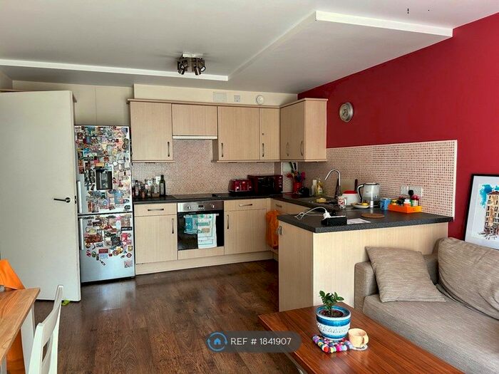 2 Bedroom Flat To Rent In Lido House, London, W13