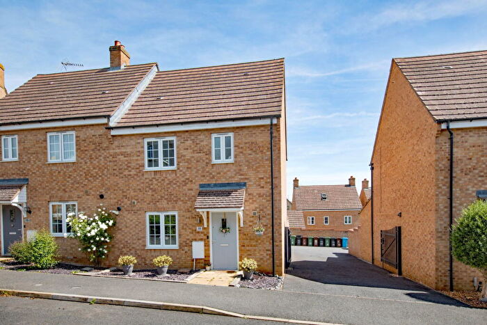 3 Bedroom Semi-Detached House For Sale In Savernake Drive, Little Stanion, Corby, NN18