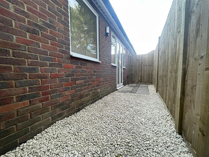 1 Bedroom Flat To Rent In Hempstead Road, Watford, WD17