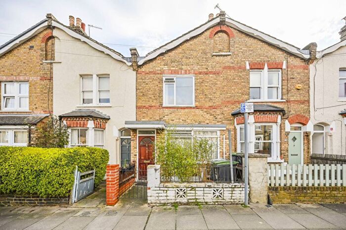 2 Bedroom Property For Sale In Queens Road, Wood Green, London, N11