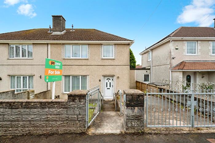 3 Bedroom Semi-Detached House For Sale In Heol Frank, Penlan, Swansea, SA5