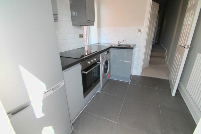 1 Bedroom Flat To Rent In Cross Street, Sale, M33