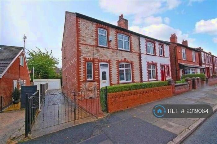 3 Bedroom Semi-Detached House To Rent In Boothby Street, Stockport, SK2
