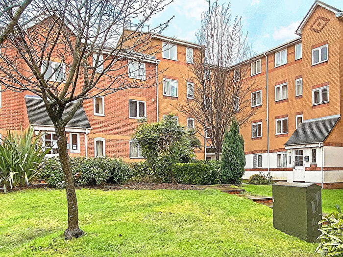 2 Bedroom Flat To Rent In Ascot Court, Aldershot, Hampshire, GU11