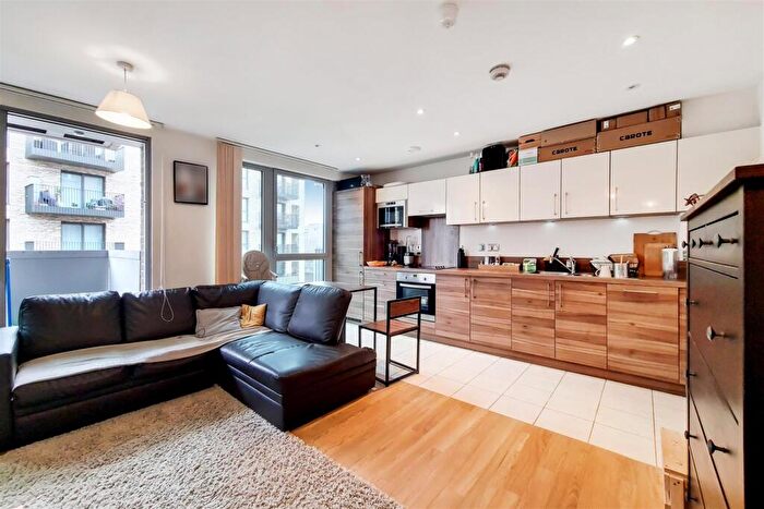 1 Bedroom Apartment To Rent In Heron Place, Silvertown, E16