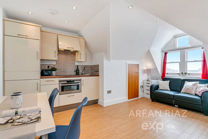 Studio To Rent In Finchley Road, Hampstead, London, NW3