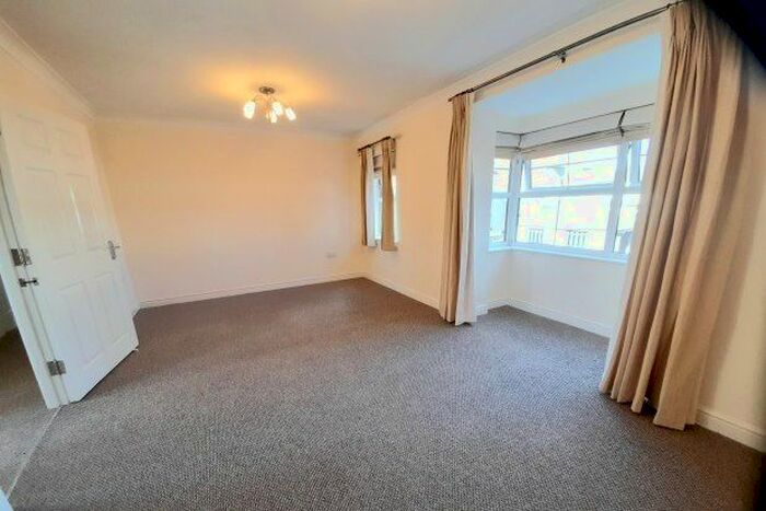 2 Bedroom Flat To Rent In Langtry Court, Leighton Buzzard LU7