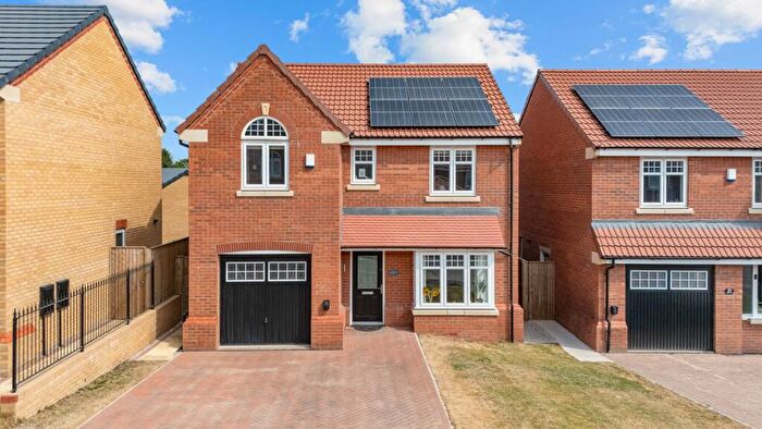 4 Bedroom Detached House For Sale In Highfield Close, Fixby, HD2