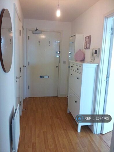 1 Bedroom Penthouse To Rent In Omnibus House, London, N22