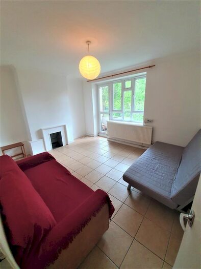 2 Bedroom Flat To Rent In Manor Road, London, N16