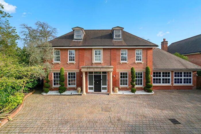 7 Bedroom Detached House For Sale In The Barton, Cobham, KT11