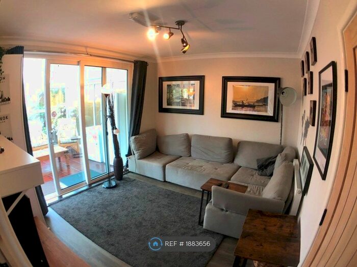 6 Bedroom Semi-Detached House To Rent In Stanshaw Close, Bristol, BS16