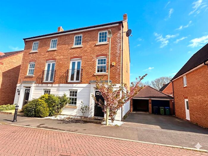 4 Bedroom Town House For Sale In Coleridge Drive, Whiteley, Fareham, PO15