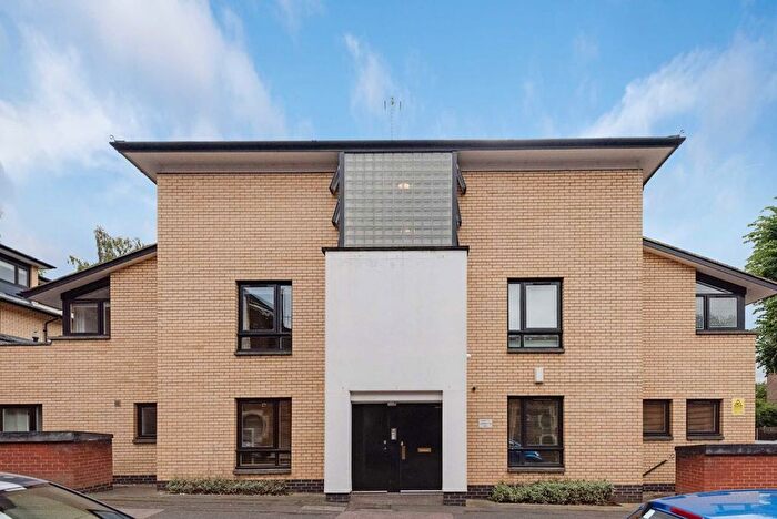 3 Bedroom Flat To Rent In Alexandra Place, London, NW8