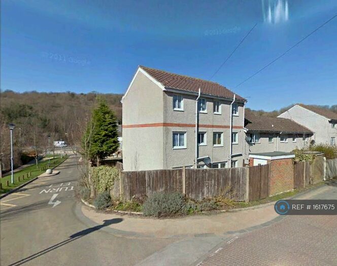 4 Bedroom Terraced House To Rent In Broadfields, Brighton, BN2