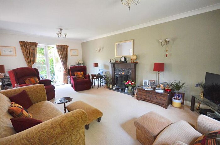4 Bedroom Detached House For Sale In Chivrick Close, Sturminster Newton, DT10