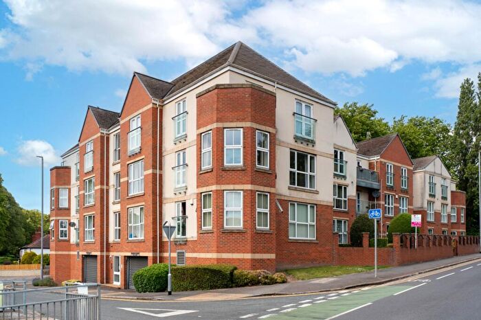 2 Bedroom Flat To Rent In Astoria Court, Gledhow Valley Road, LS8