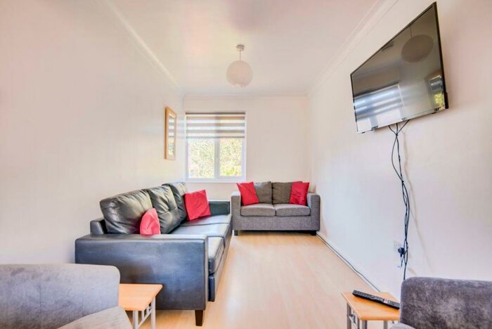 4 Bedroom House To Rent In Warwick Road, Canterbury, CT1