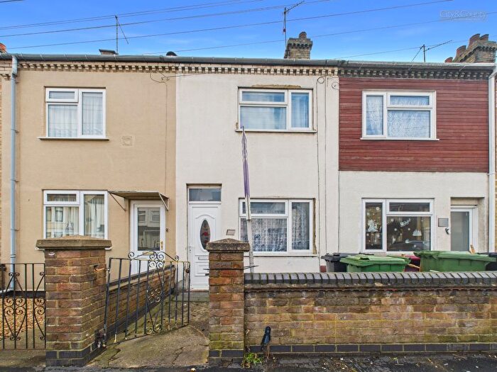 3 Bedroom Terraced House For Sale In Mayors Walk, Peterborough, PE3