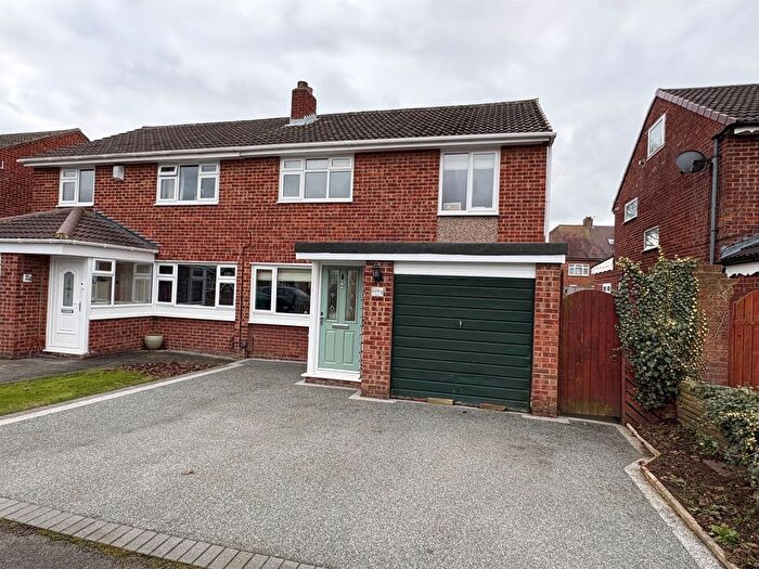 3 Bedroom Semi Detached House For Sale In Dunlin Close, Stockton-On-Tees, TS20