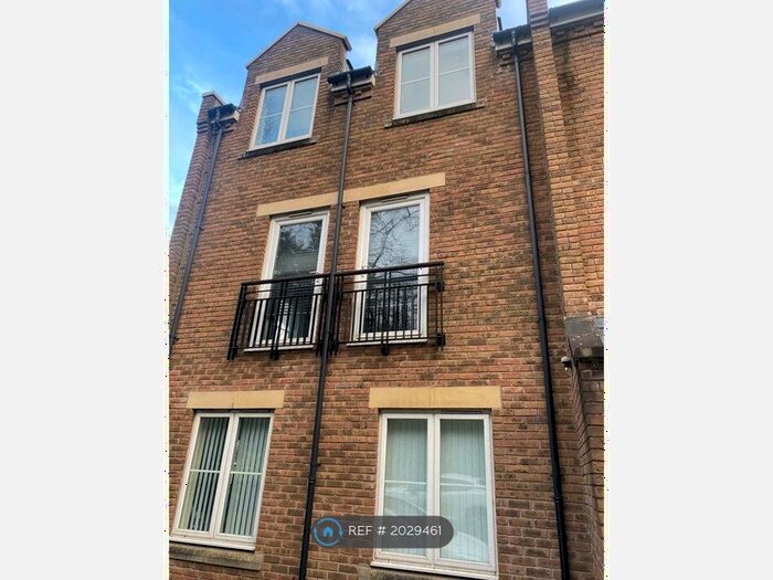 2 Bedroom Flat To Rent In Caversham Place, Sutton Coldfield, B73