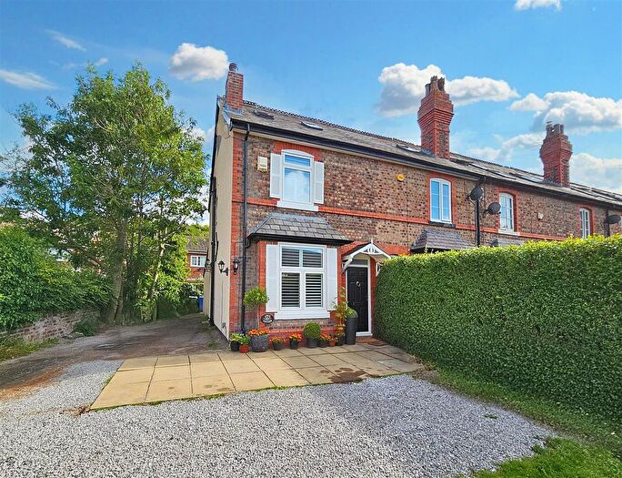 3 Bedroom End Of Terrace House For Sale In Knutsford View, Hale Barns, Altrincham, WA15