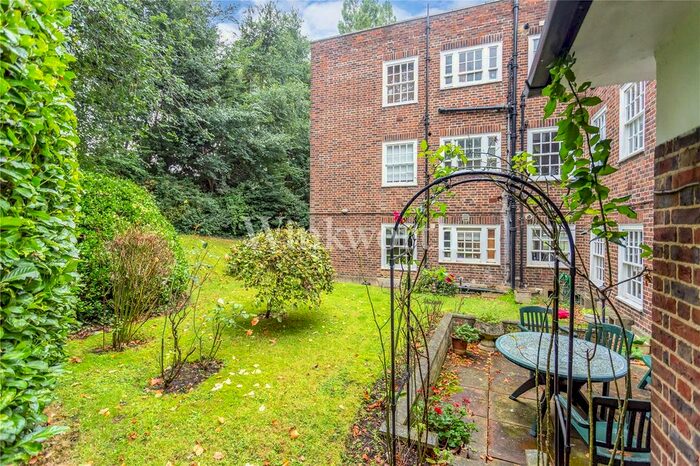 1 Bedroom Flat To Rent In Corringham Court, Corringham Road, London, NW11